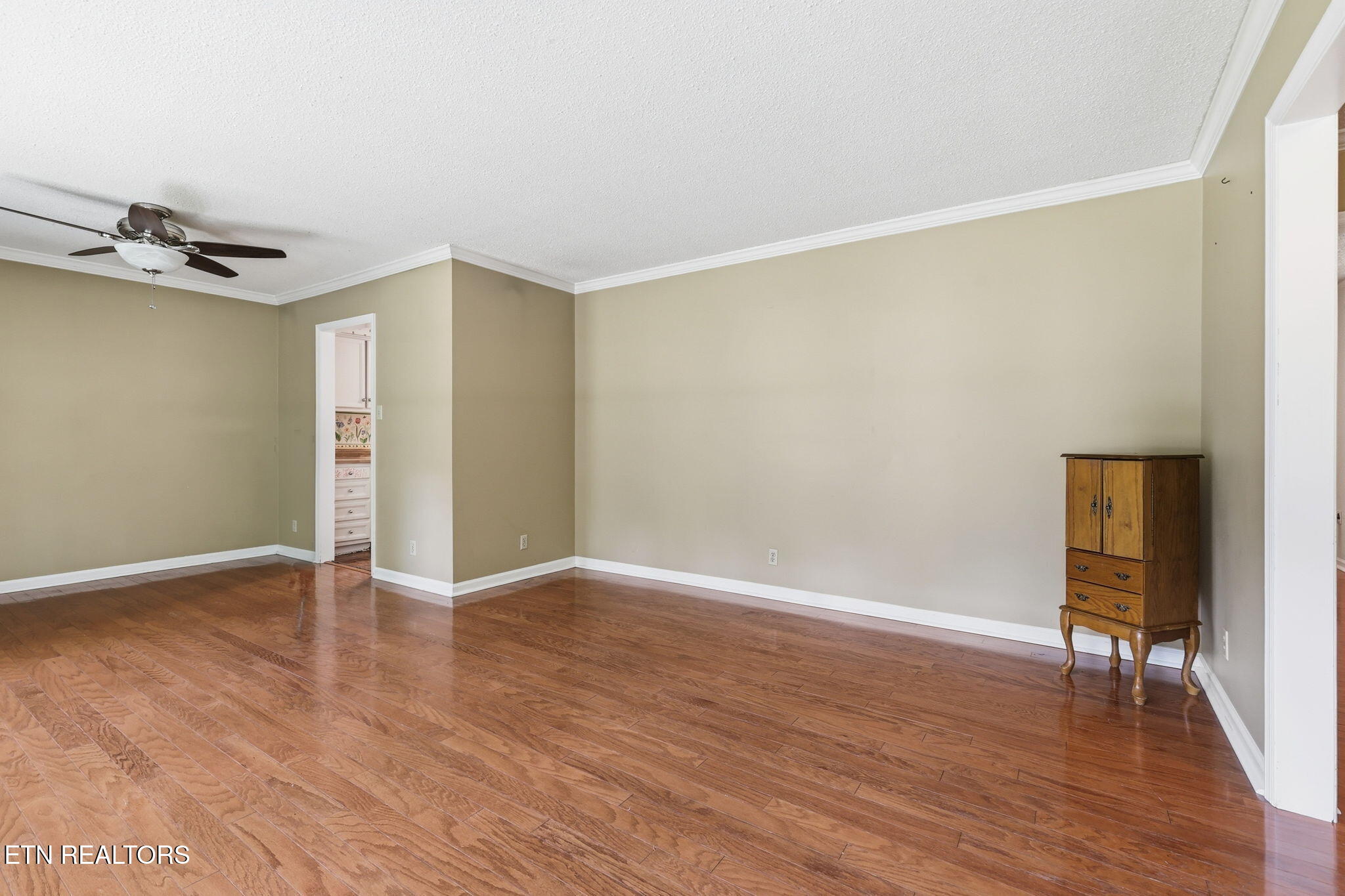211 Connors Circle Oak Ridge, TN 37830 - Photo 18 of 56 19-web-or-mls-3F1A8648
