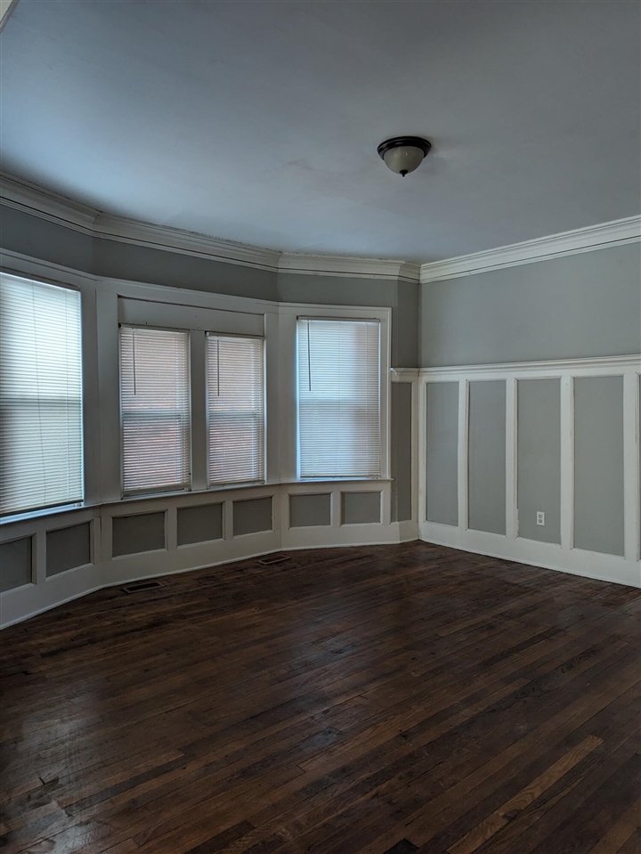 3433 Crane Street, Unit : UPPER Detroit, MI 48214 - Photo 4 of 11