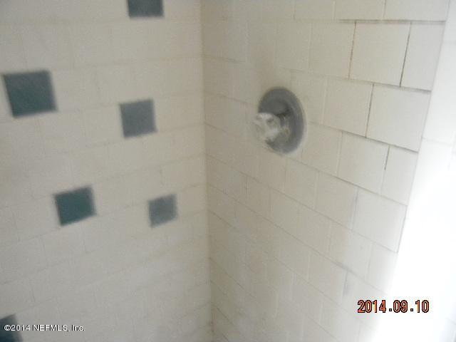 2761 Merwyn Road Jacksonville, FL 32207 - Photo 10 of 13 #10 Hall Shower