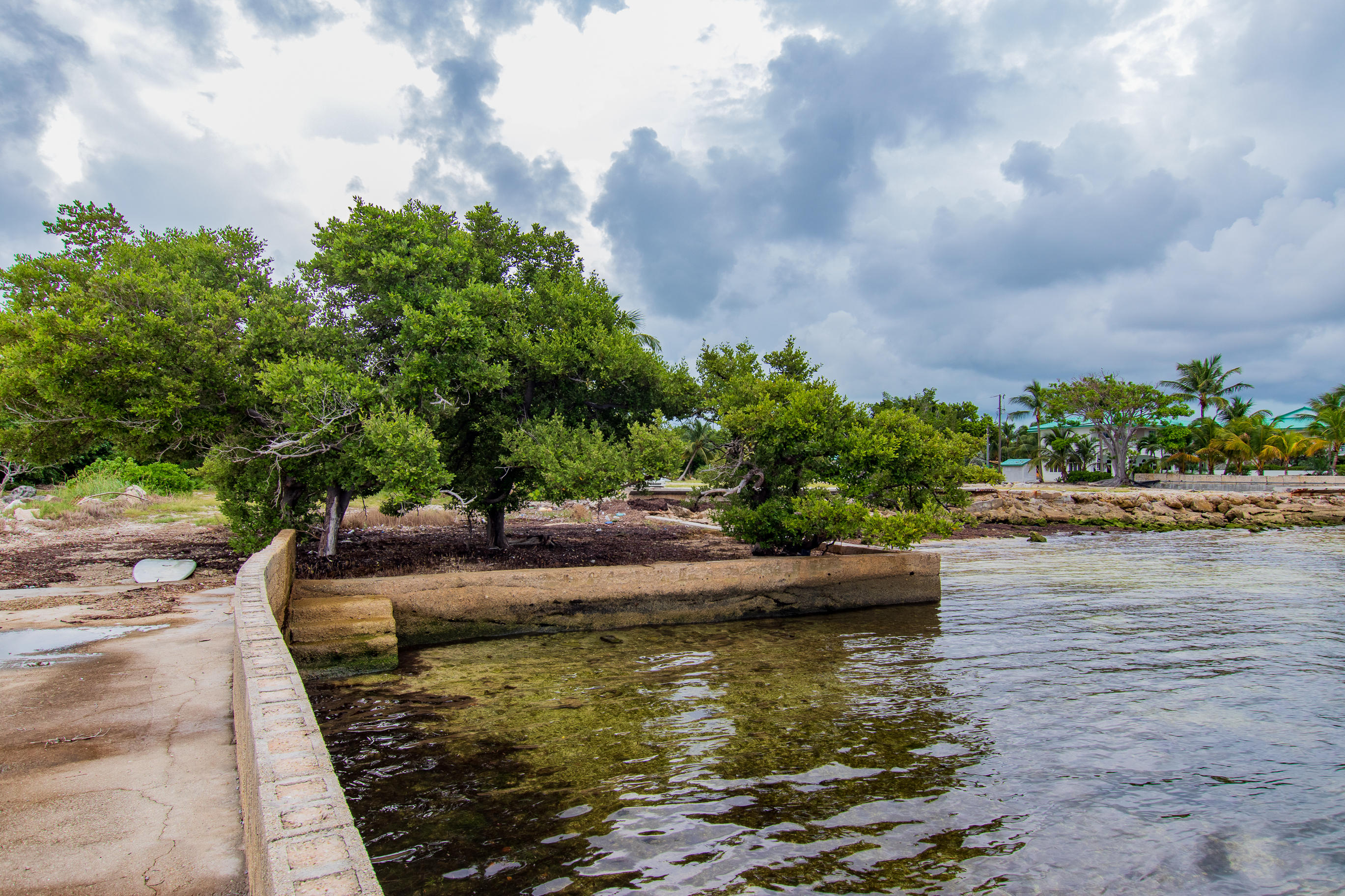 87 Old Road Islamorada, FL 33036 - Photo 3 of 4 Concrete Steps