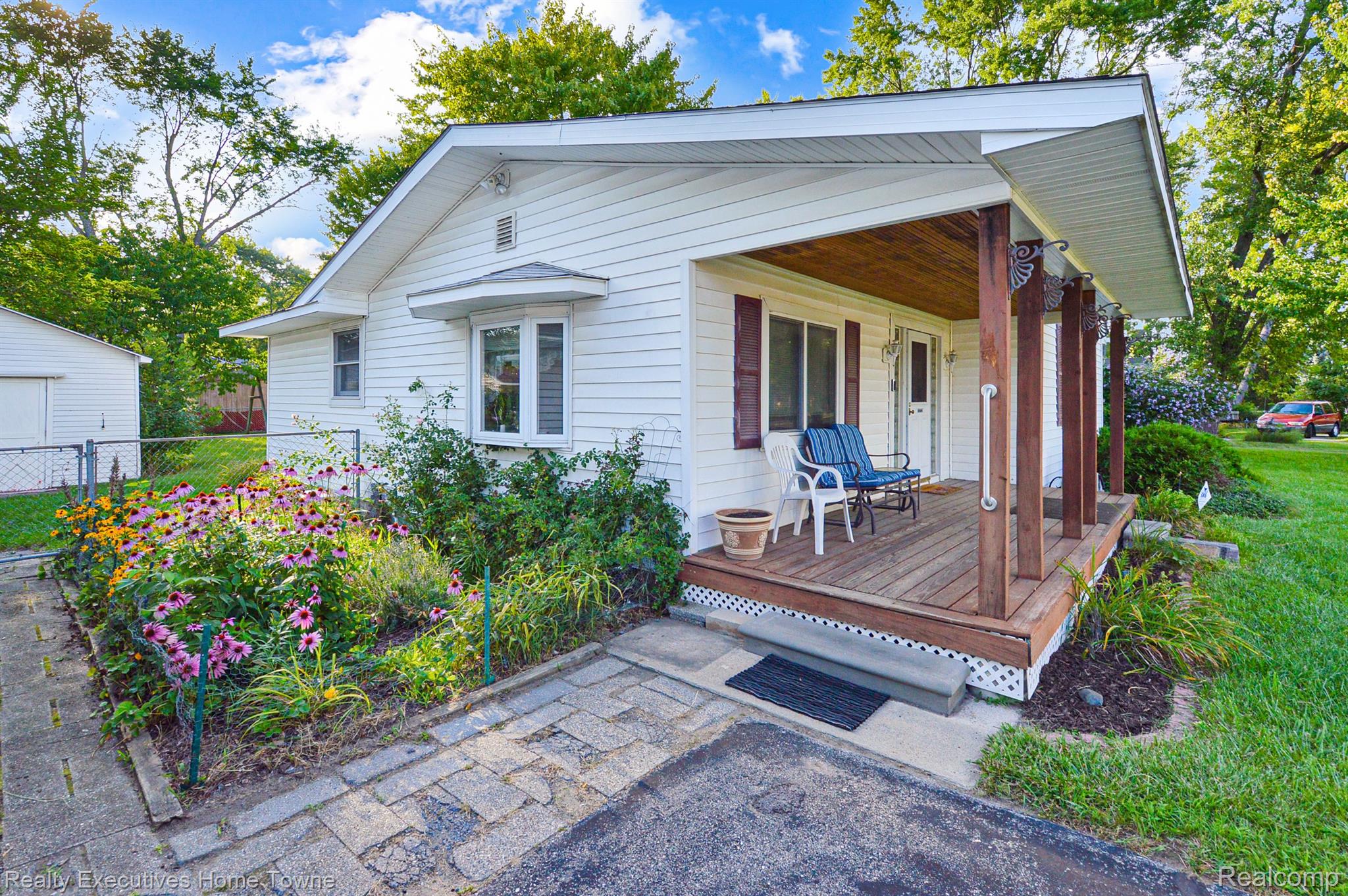 2500 Longview Avenue Rochester, MI 48307 - Photo 3 of 52 Gallery Image 3