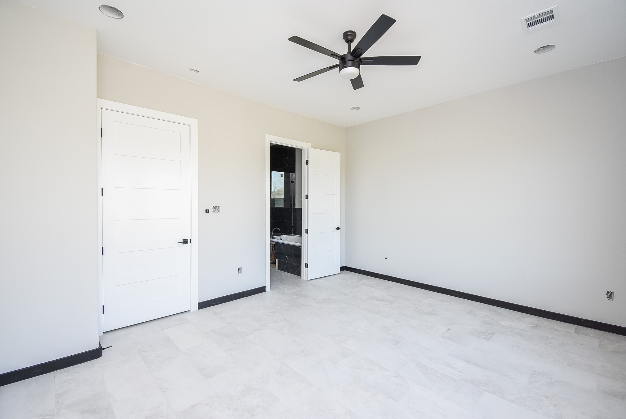 208 Silverleaf Road Sweeny, TX 77480 - Photo 29 of 49 an empty room with closet and windows