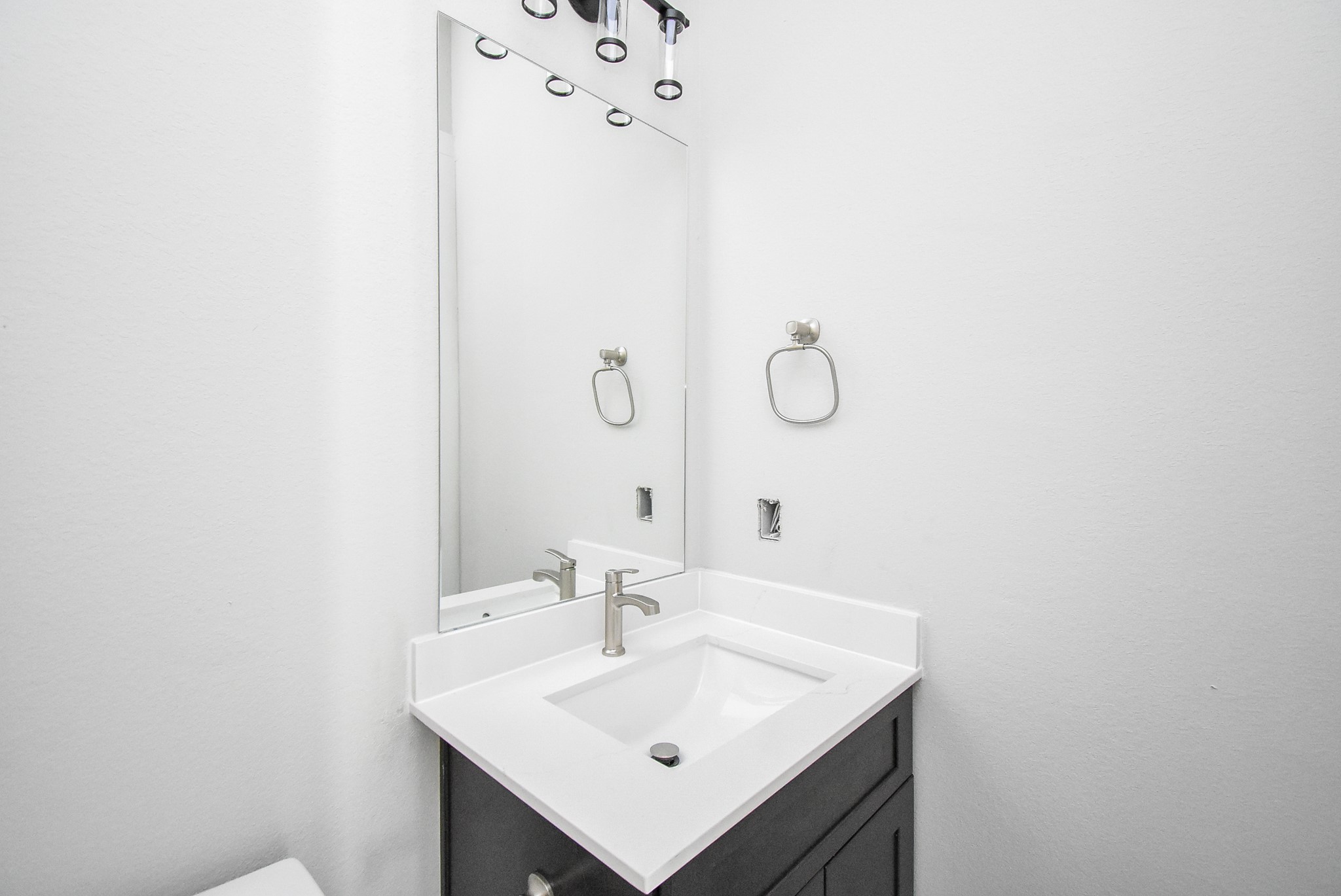 208 Silverleaf Road Sweeny, TX 77480 - Photo 44 of 49 a bathroom with a sink and a mirror