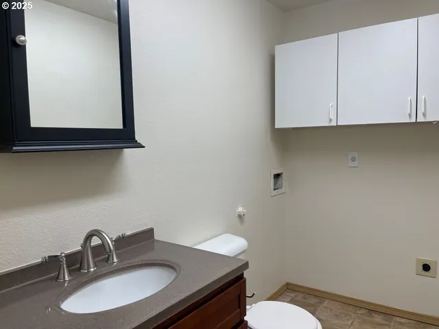 $2,599,000 | 615 North Elliott Road, Newberg, OR 97132