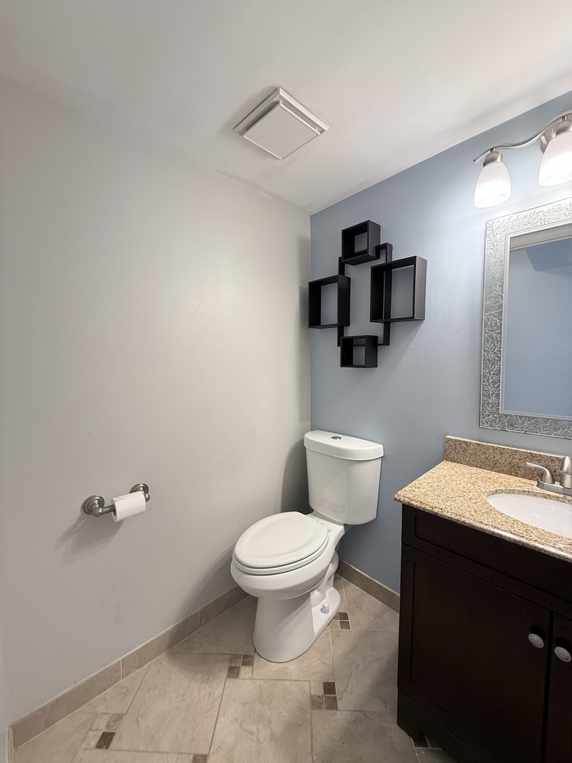 2023 Raleigh Place Hoffman Estates, IL 60169 - Photo 6 of 18 Gallery Image 6
