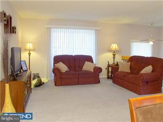 3 Hanover Road Evesham, NJ 08053 - Photo 2 of 10 Living Room