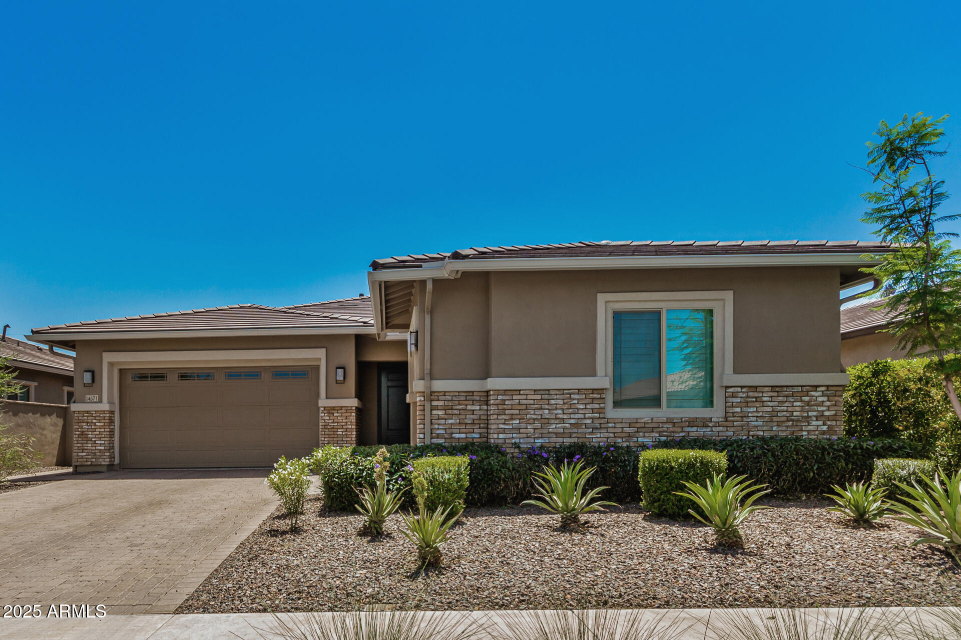 14571 West Wethersfield Road Surprise, AZ 85379 - Photo 2 of 39 01 - Wethersfield