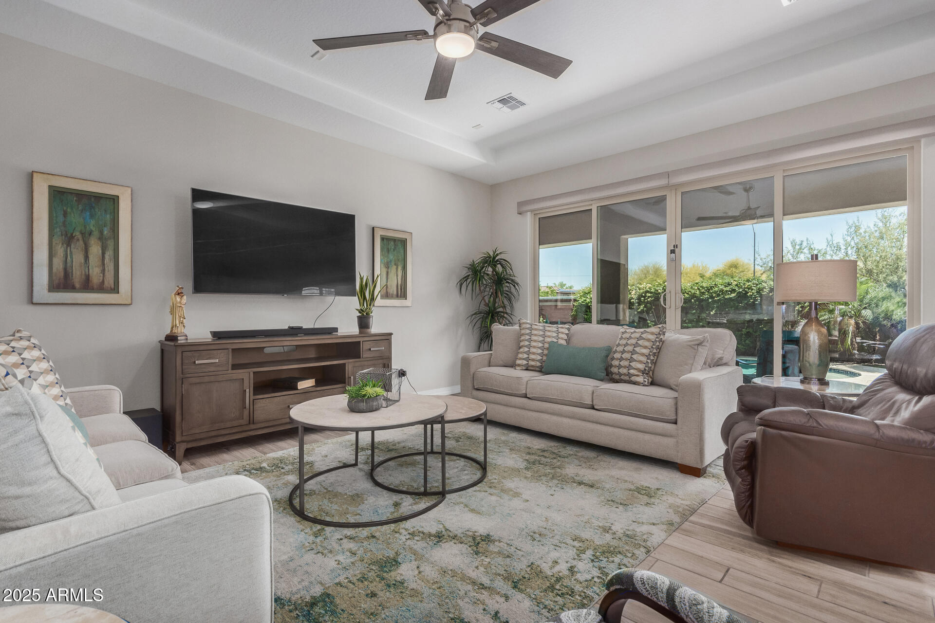14571 West Wethersfield Road Surprise, AZ 85379 - Photo 5 of 39 11 - Wethersfield