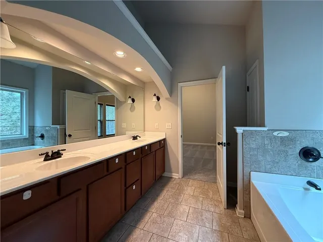 $2,350 | 4916 Briarcliff Drive, Sugar Hill, GA 30518