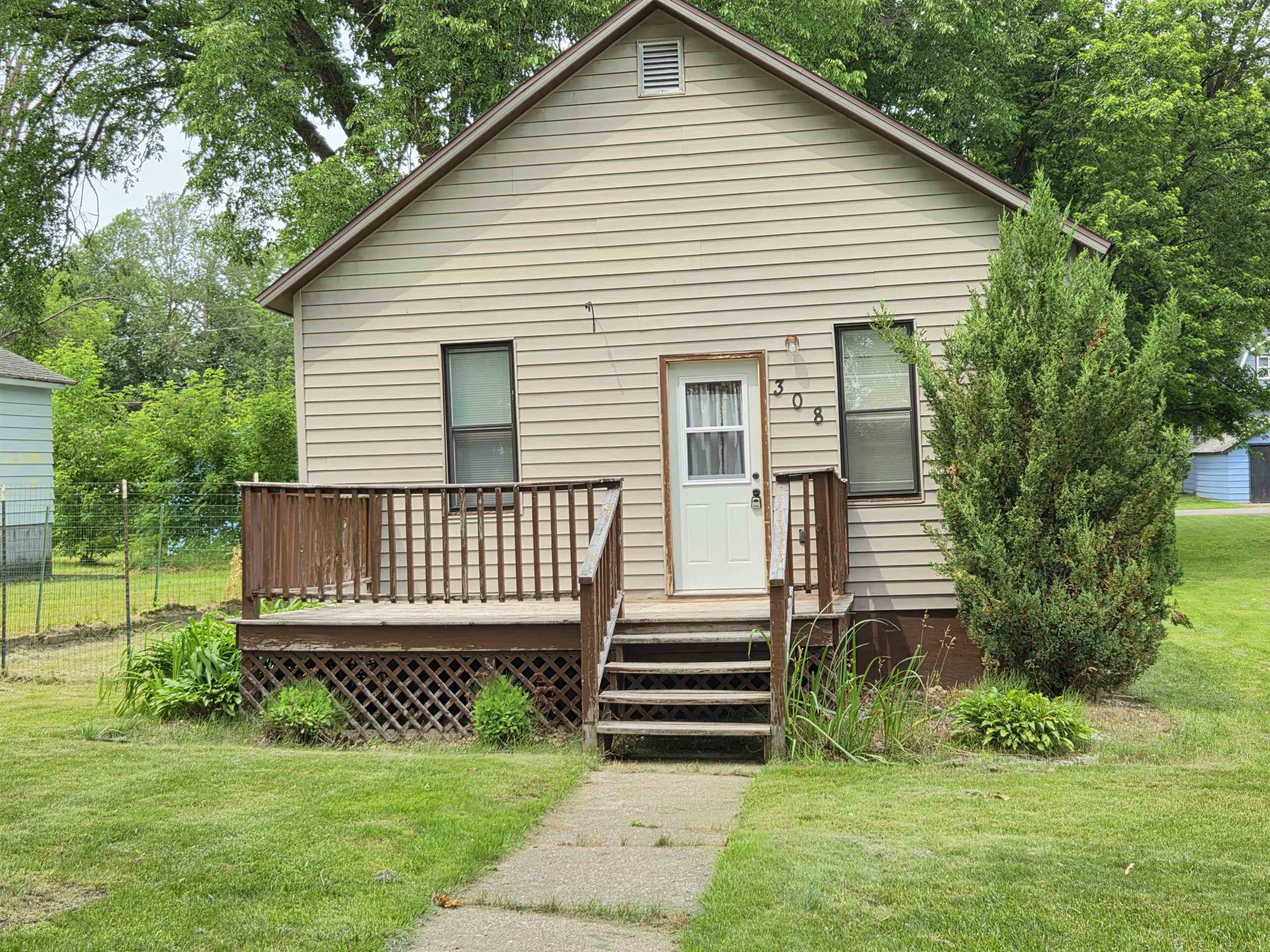 308 4th Street Goodman, WI 54125 - Photo 1 of 11