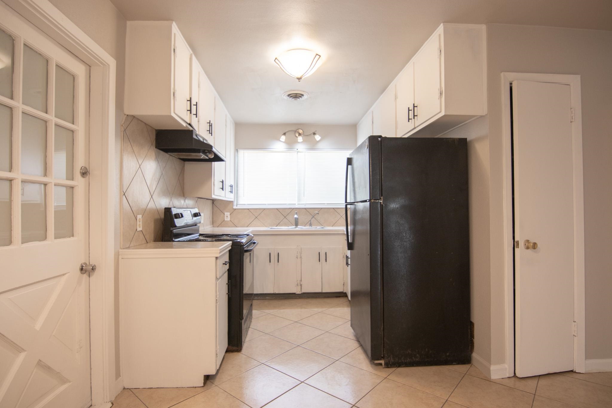 3714 Ridgemont Drive Orange, TX 77630 - Photo 4 of 9