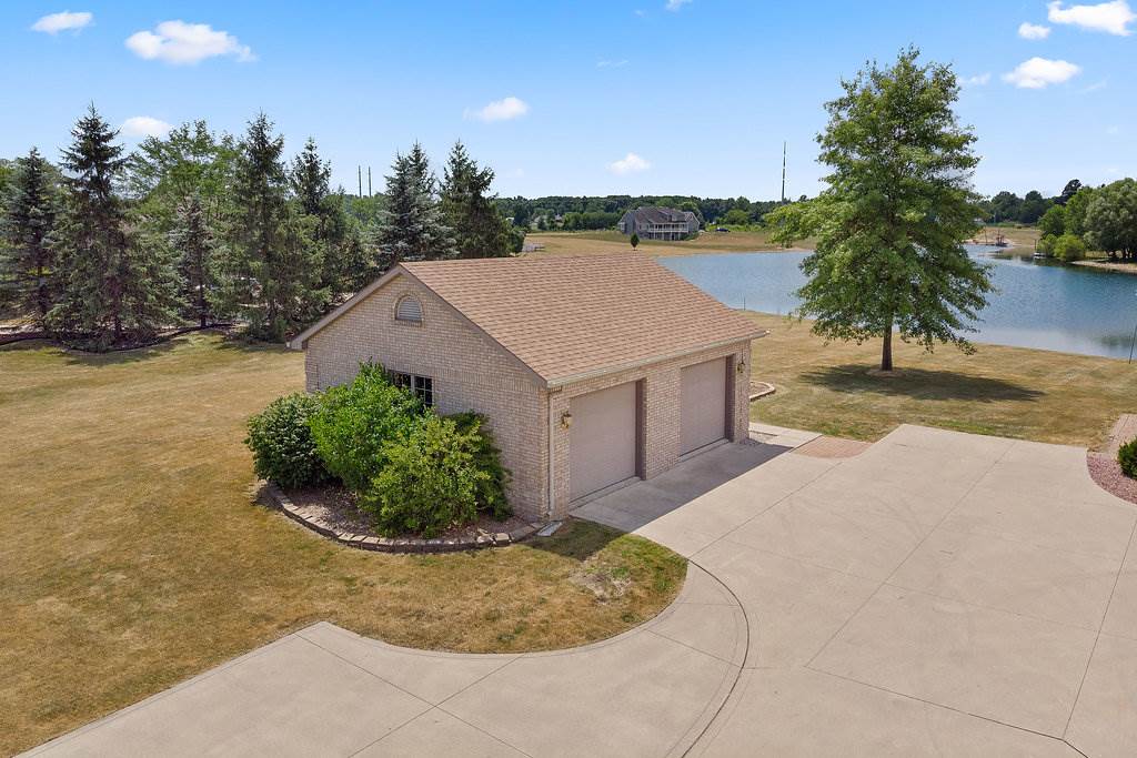 14809 Halter Road Leo, IN 46765 - Photo 3 of 36