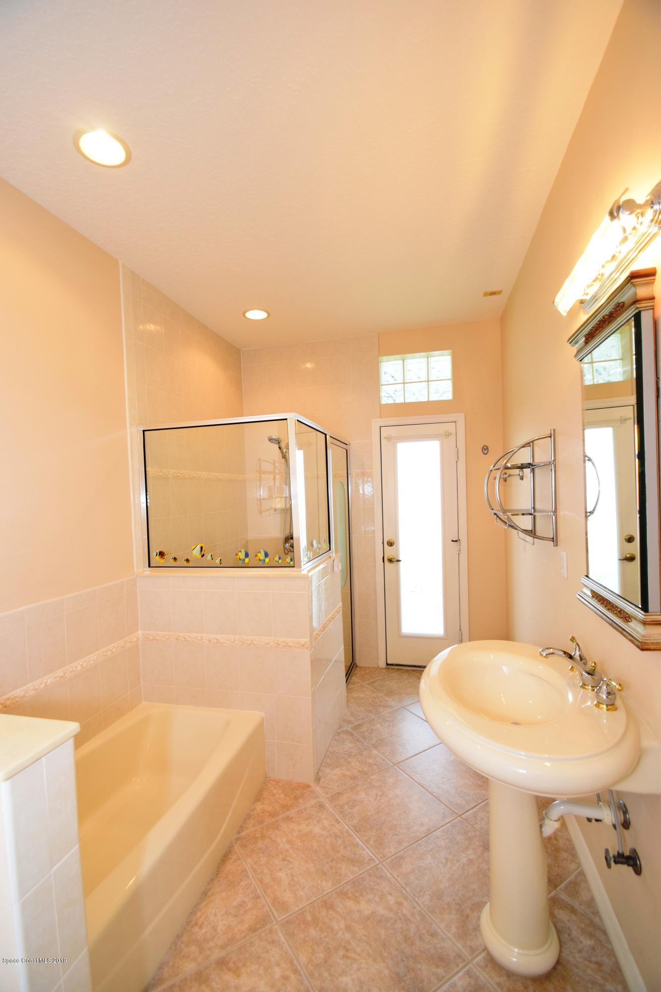 1745 Vía Roma Merritt Island, FL 32952 - Photo 26 of 32 Full Bath