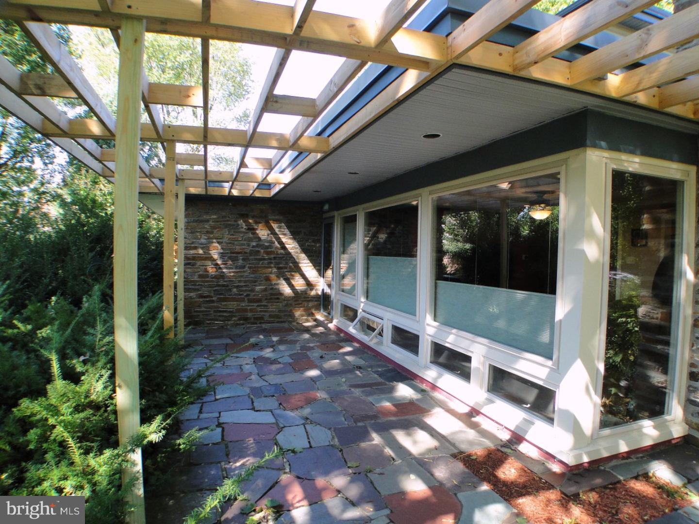 4504 East Yates Road Bensalem, PA 19020 - Photo 2 of 25 Gallery Image 2