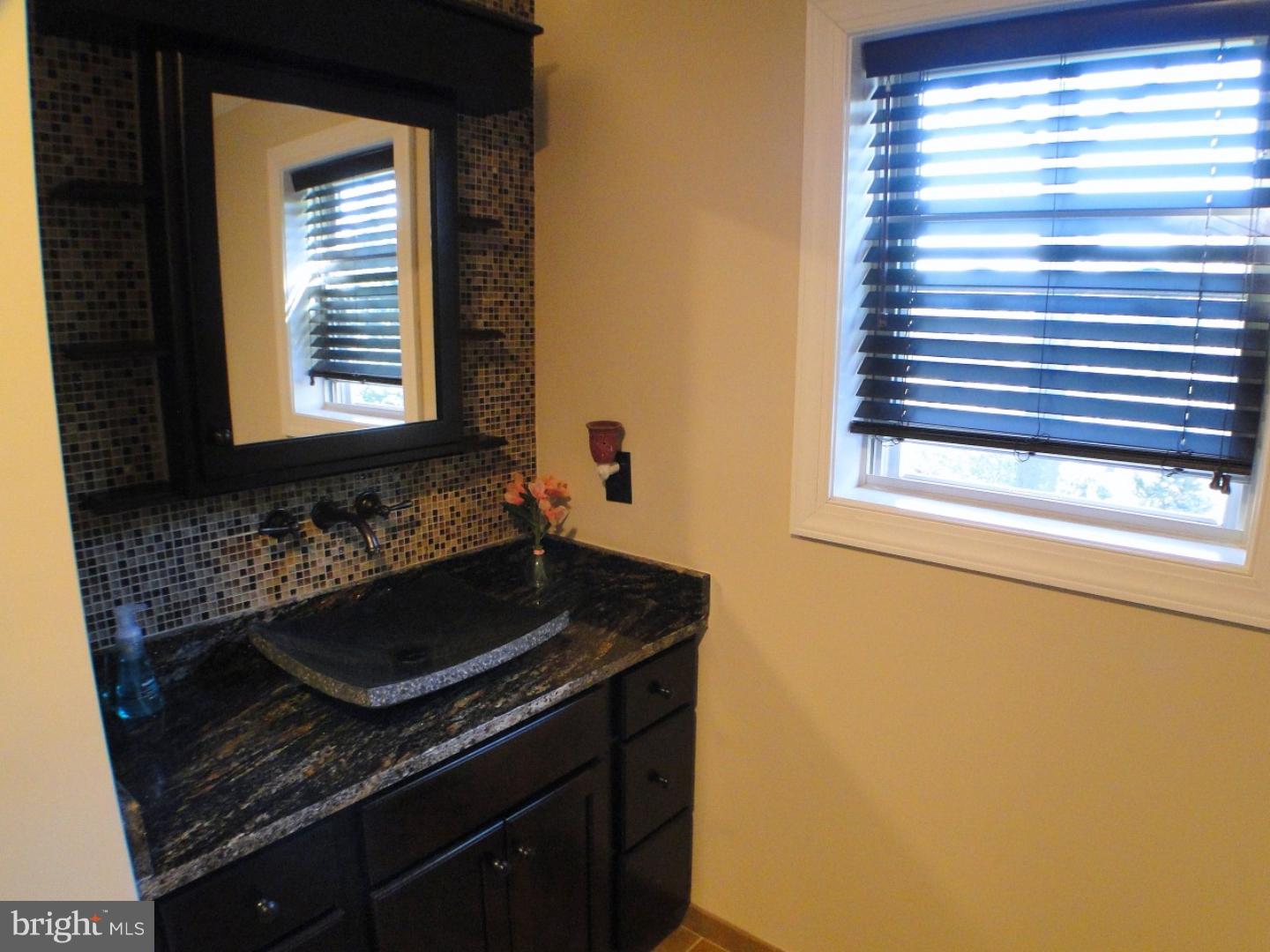 4504 East Yates Road Bensalem, PA 19020 - Photo 18 of 25 Gallery Image 18