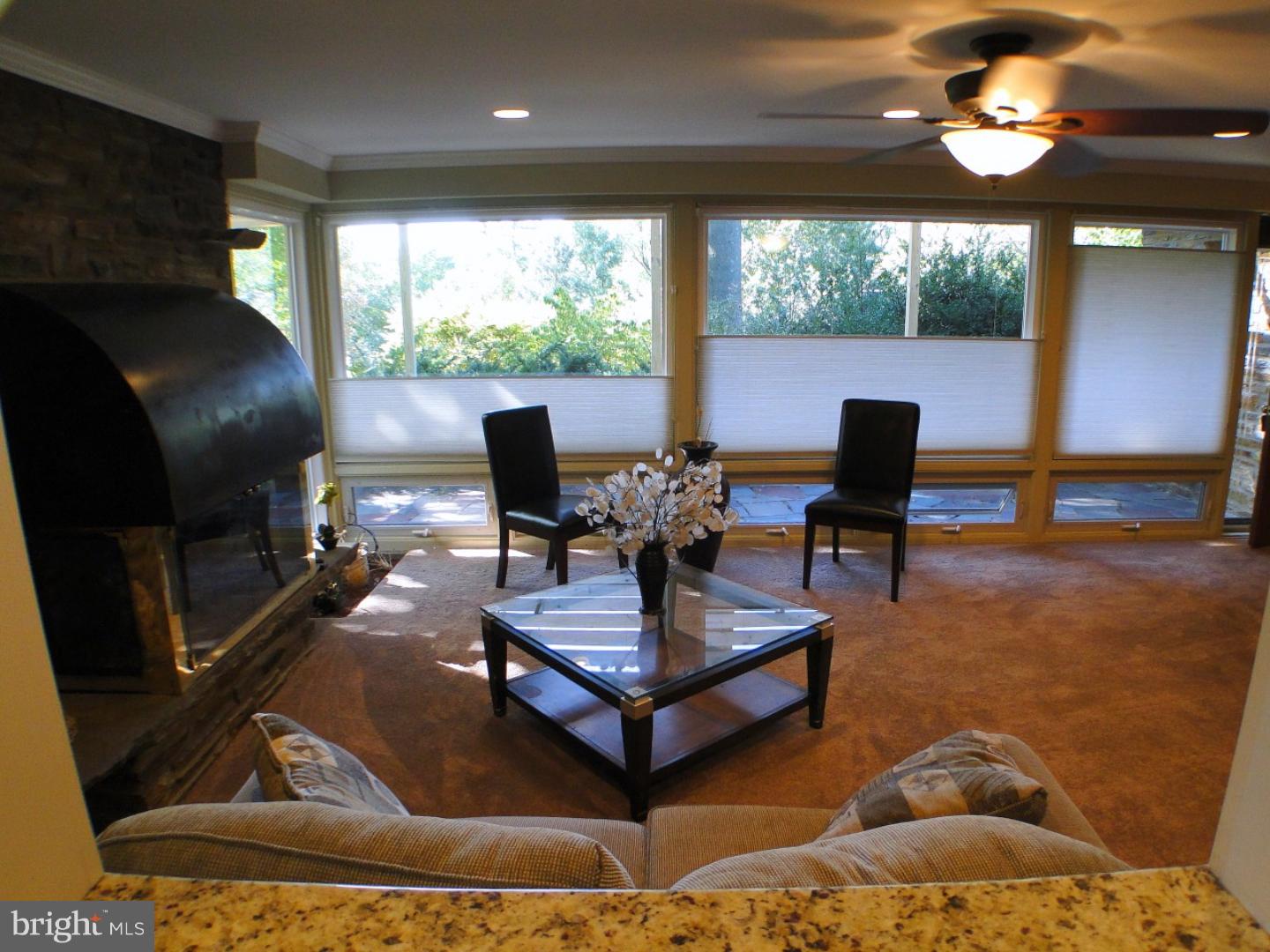 4504 East Yates Road Bensalem, PA 19020 - Photo 5 of 25 Gallery Image 5