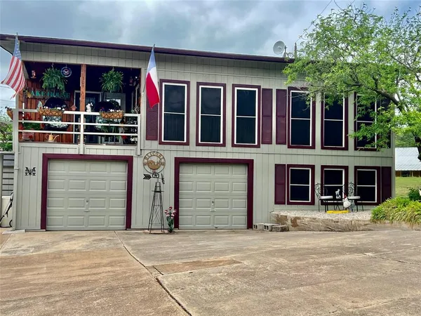 $295,000 | 309 Broken Arrow, Comanche, TX 76442