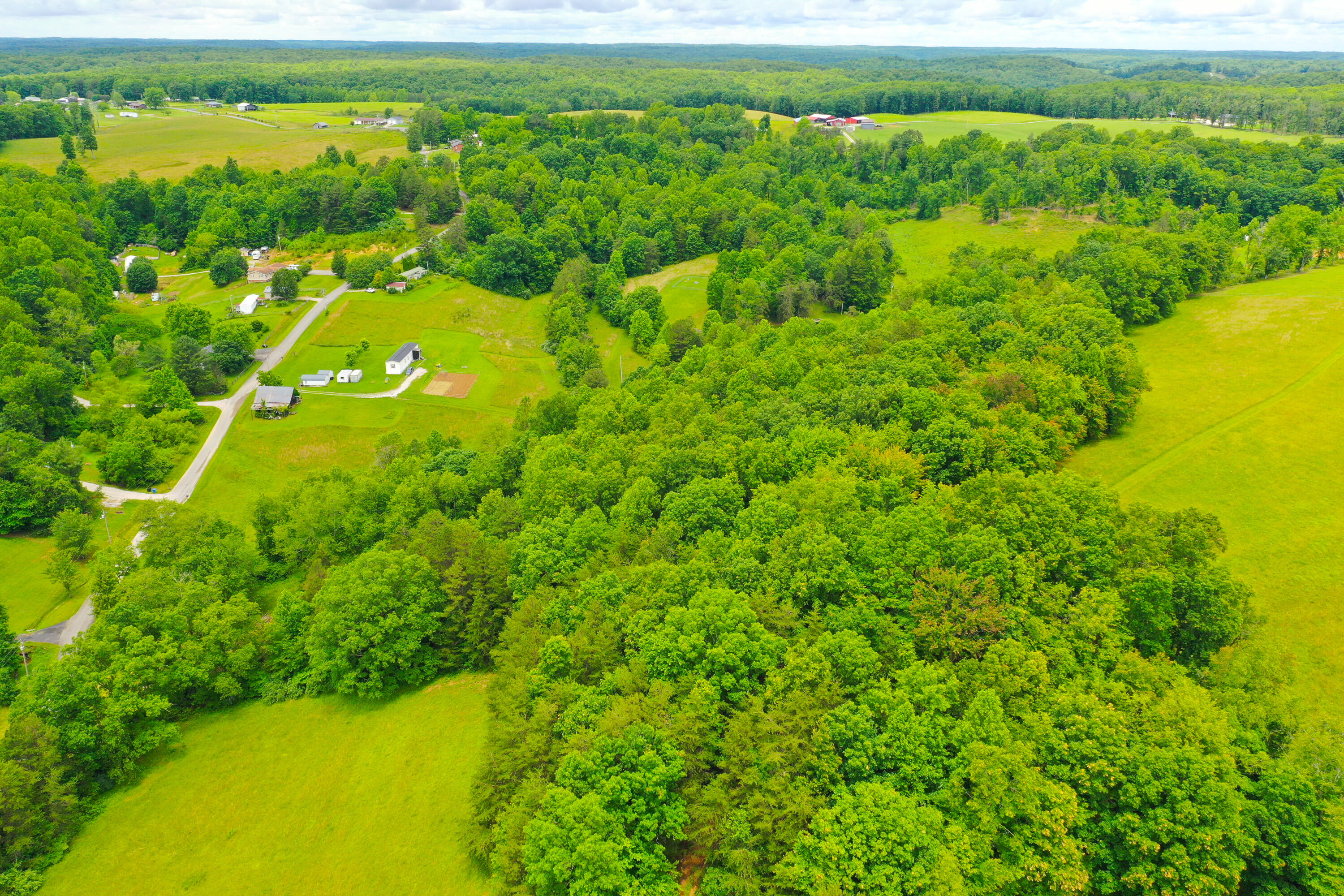 2062 Hellard Road Annville, KY 40402 - Photo 11 of 19 DJI_0003