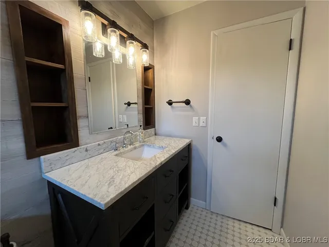 $193,000 | 603 North Oak Street, Stover, MO 65078