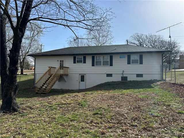 $193,000 | 603 North Oak Street, Stover, MO 65078