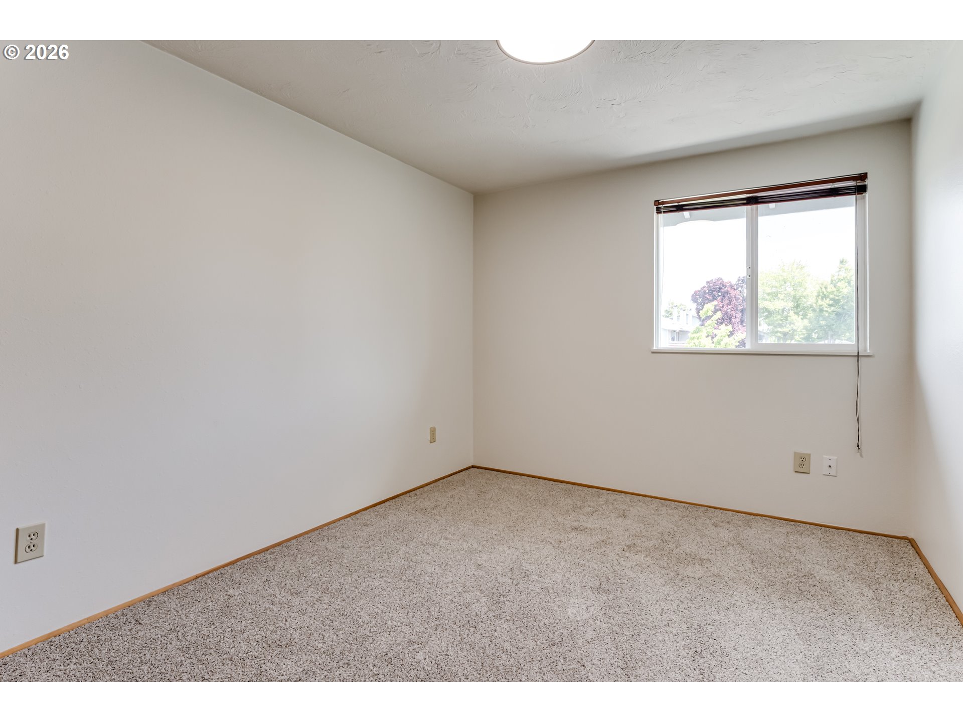 650 Harlow Road, Unit 256 Springfield, OR 97477 - Photo 23 of 32 Bedroom