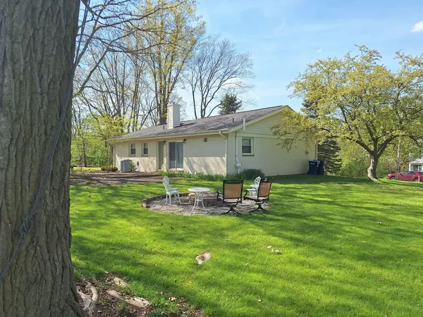 $3,650 | 227 Juneway Terrace, Lake Bluff, IL 60044