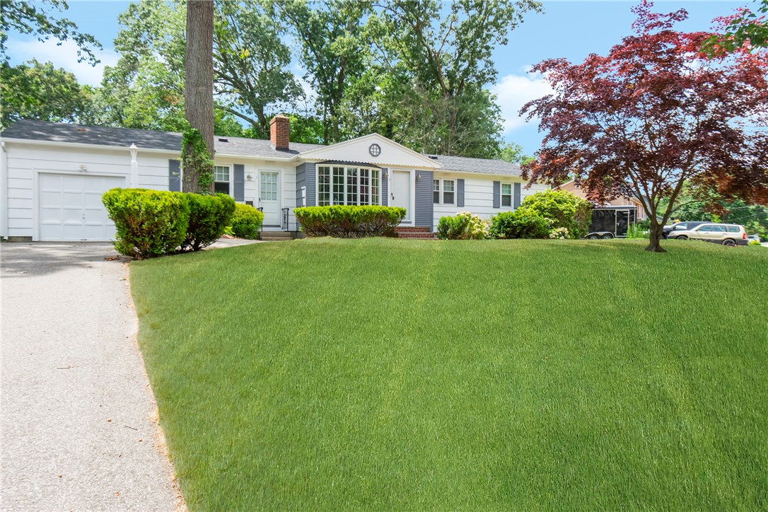 6 Waldo Road Warwick, RI 02889 - Photo 5 of 43 Gallery Image 5