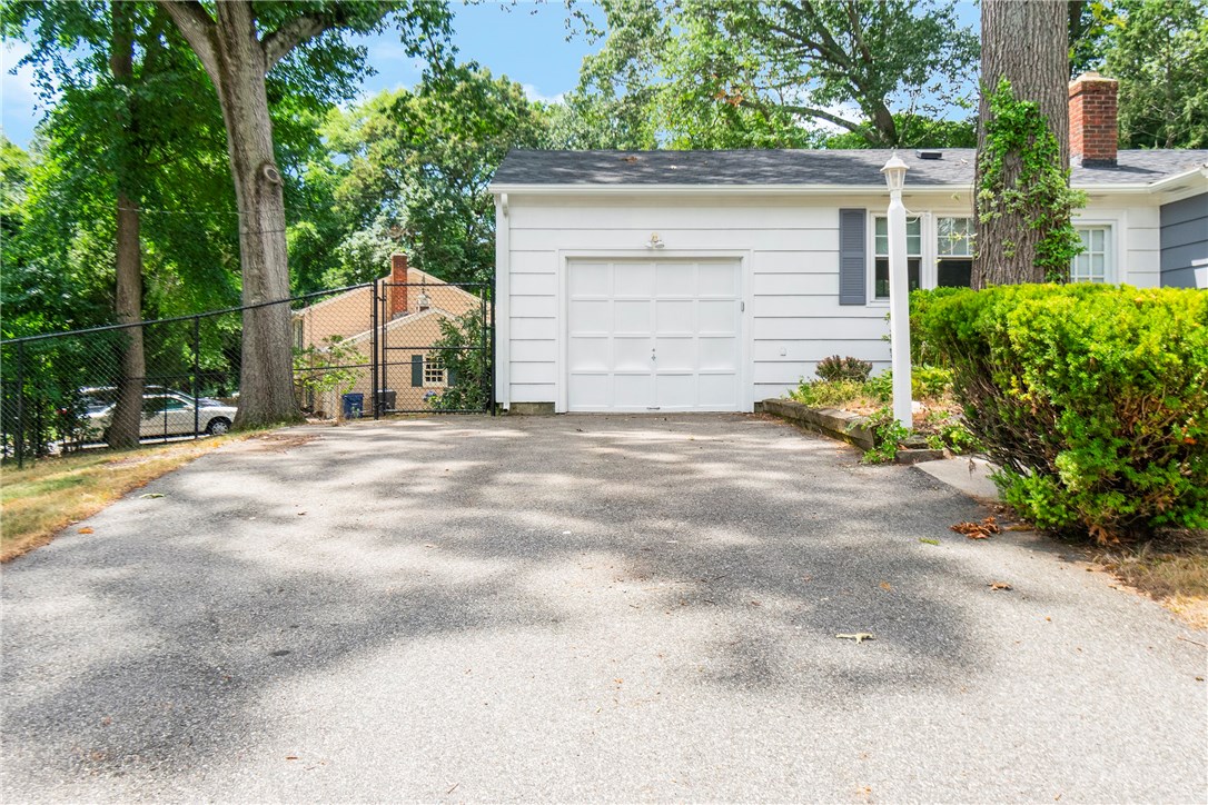 6 Waldo Road Warwick, RI 02889 - Photo 8 of 43 Gallery Image 8