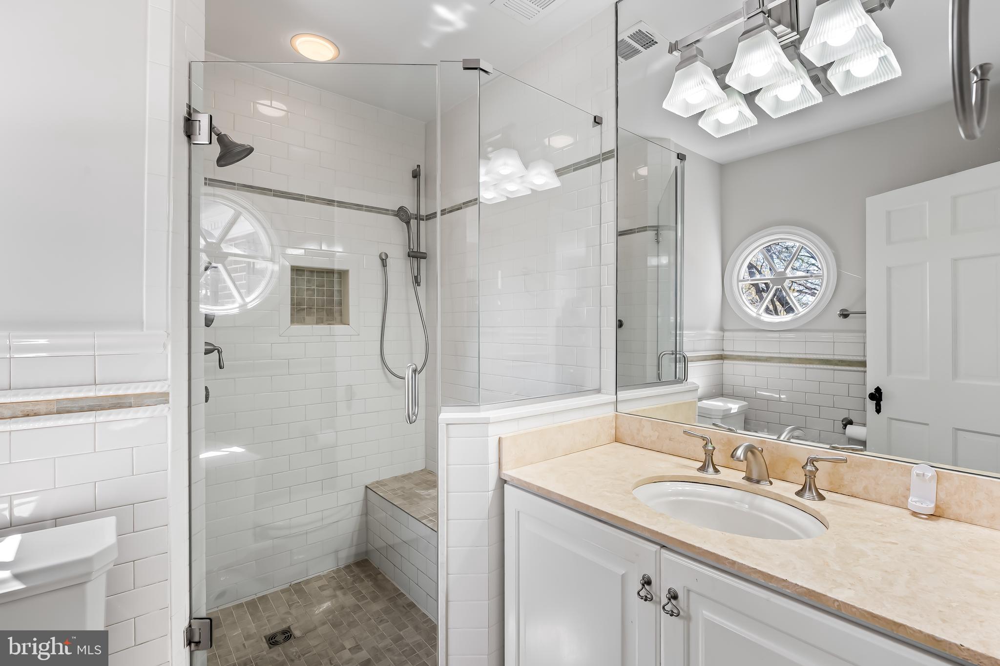 5911 Meadowood Road Baltimore, MD 21212 - Photo 27 of 52 En-suite primary bathroom
