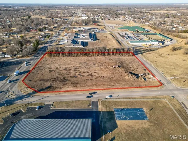 $799,900 | 750 Lynn Street, Lebanon, MO 65536