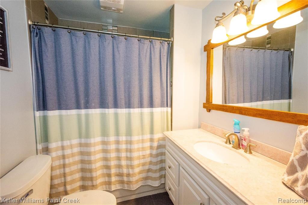 3171 Hessel Avenue Rochester Hills, MI 48307 - Photo 13 of 21