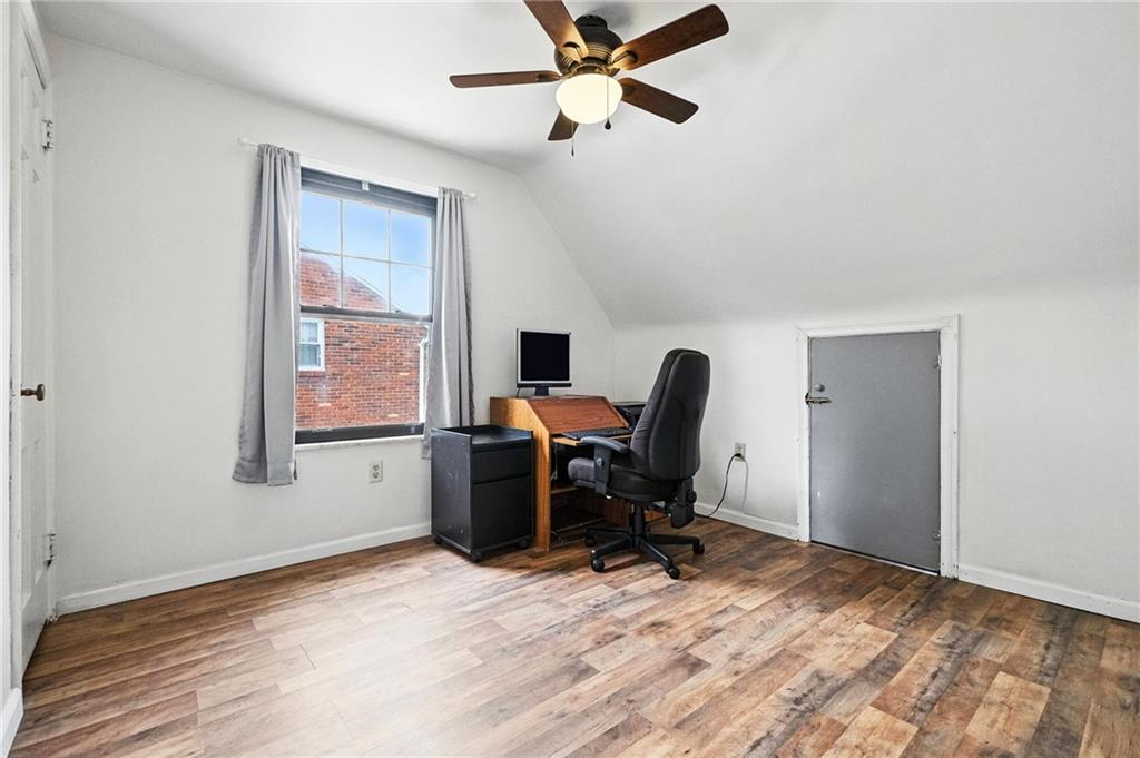 616 Highview Road Pittsburgh, PA 15234 - Photo 18 of 35 a workspace with a window
