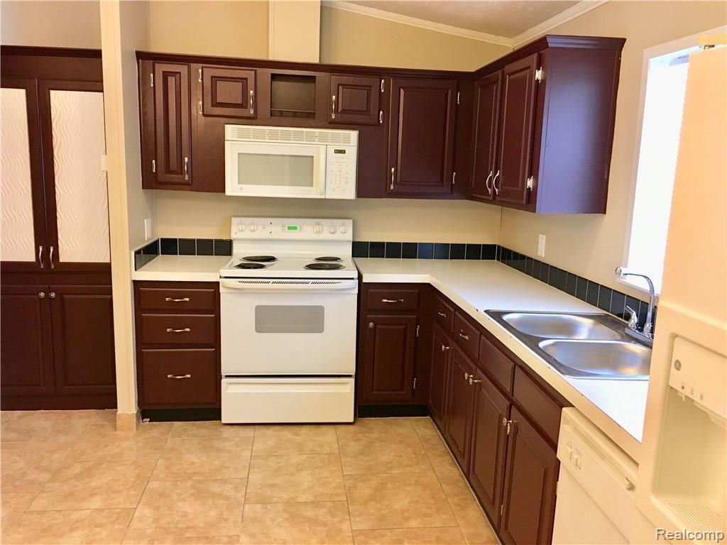 6393 East Atherton Road Burton, MI 48519 - Photo 3 of 18