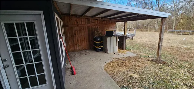 $500,000 | 884 Southwest County Road, Garden City, MO 64747