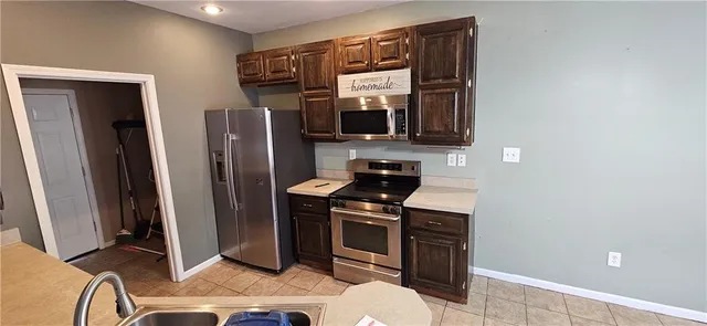 $500,000 | 884 Southwest County Road, Garden City, MO 64747