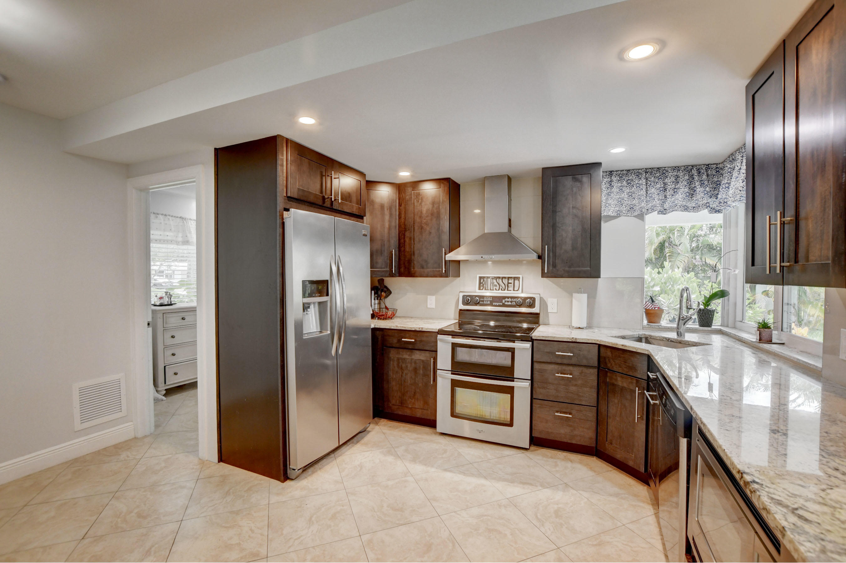 1640 Juana Road Boca Raton, FL 33486 - Photo 11 of 31 16_ebf_4877and4more