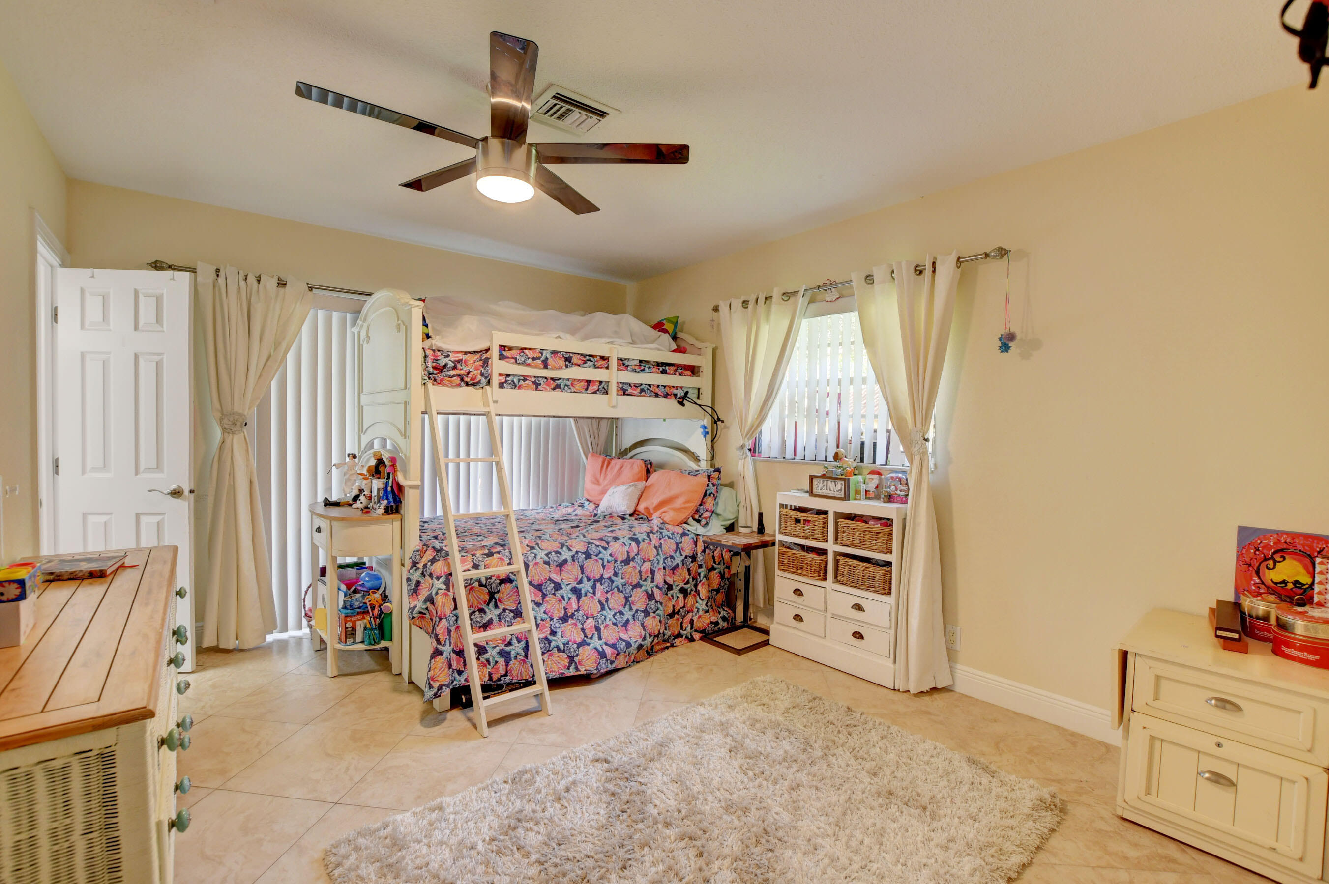 1640 Juana Road Boca Raton, FL 33486 - Photo 19 of 31 27_ebf_4942and4more