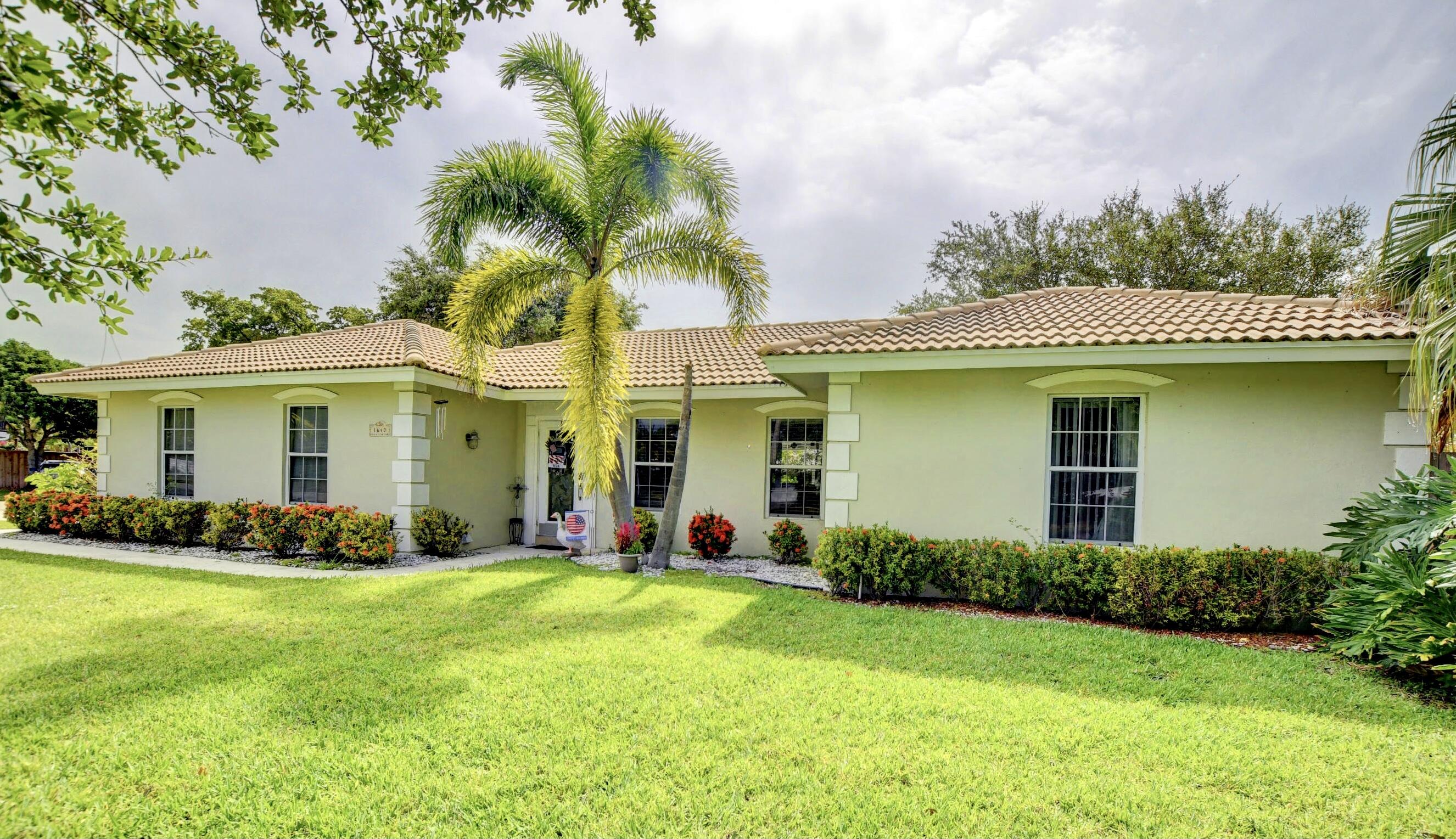 1640 Juana Road Boca Raton, FL 33486 - Photo 3 of 31 IMG-5798