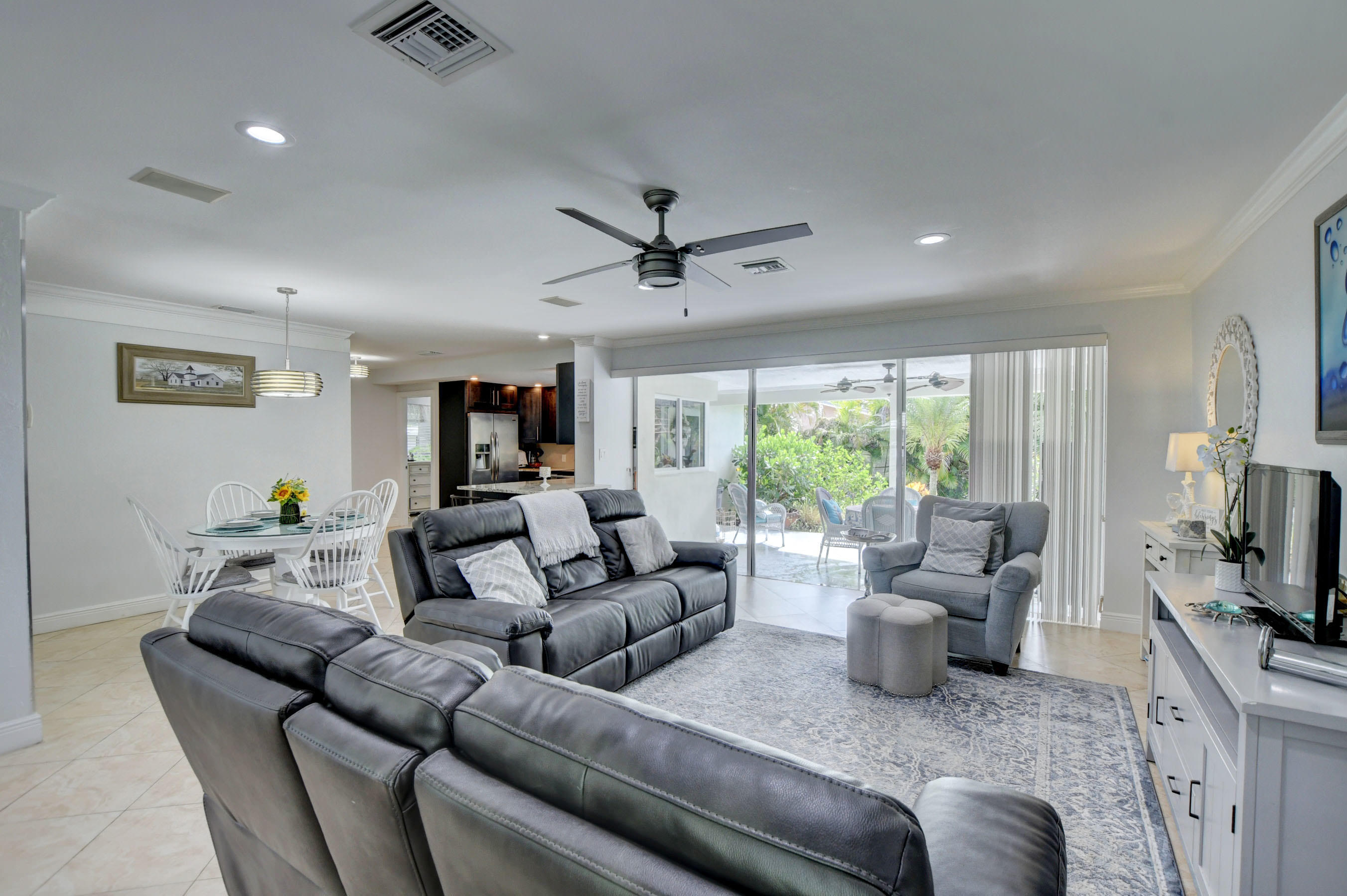 1640 Juana Road Boca Raton, FL 33486 - Photo 10 of 31 08_ebf_4957and4more