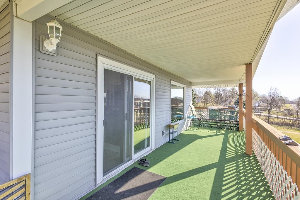 886 Breckenboro Road Davis, IL 61019 - Photo 33 of 37 a room with green walls