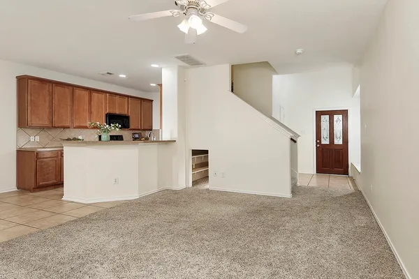 $1,950 | 51 Wickerdale Place, The Woodlands, TX 77382