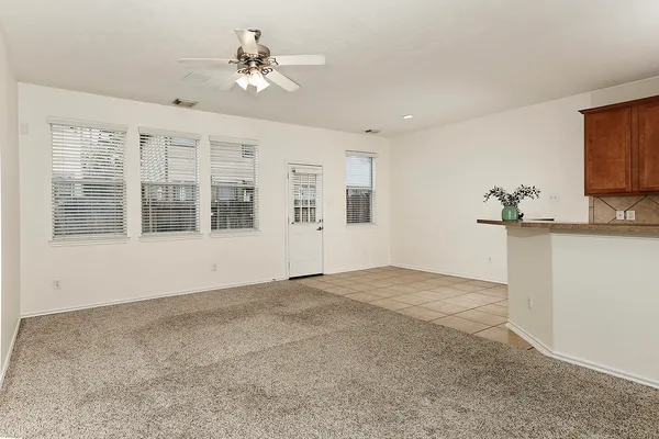 $1,950 | 51 Wickerdale Place, The Woodlands, TX 77382