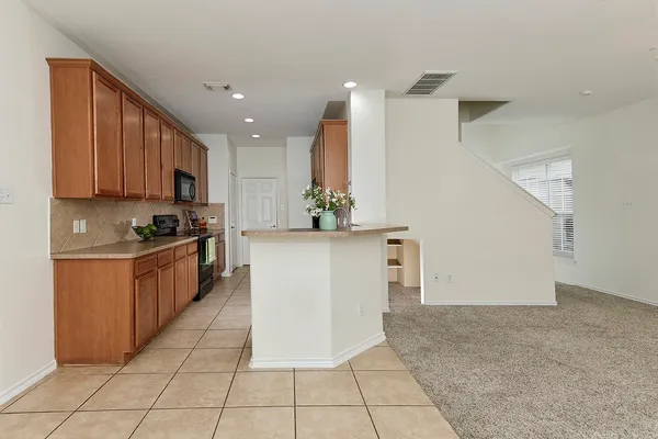 $1,950 | 51 Wickerdale Place, The Woodlands, TX 77382