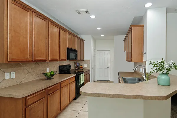 $1,950 | 51 Wickerdale Place, The Woodlands, TX 77382