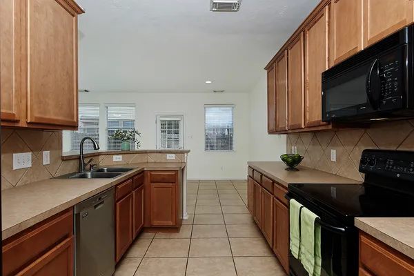 $1,950 | 51 Wickerdale Place, The Woodlands, TX 77382