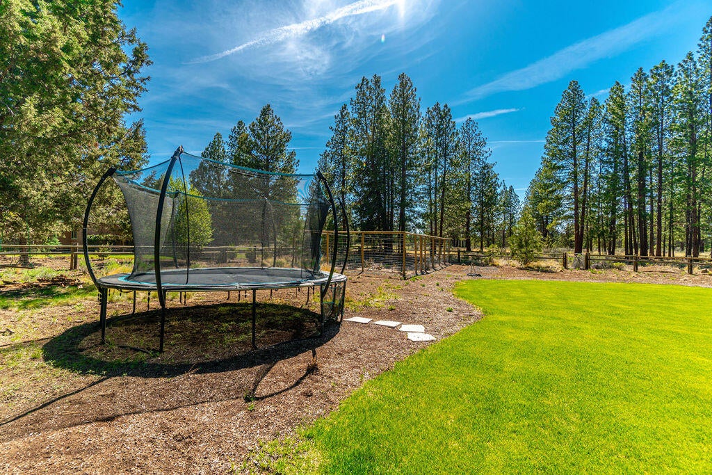 60093 West Ridgeview Drive Bend, OR 97702 - Photo 40 of 52 39