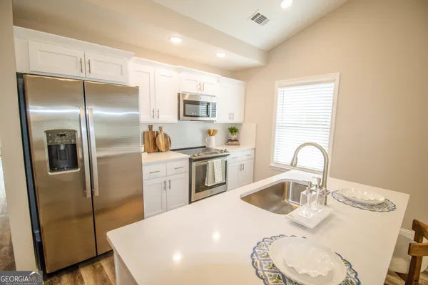 $1,700 | 215 Big Branch Drive, Unit B, Brooklet, GA 30415