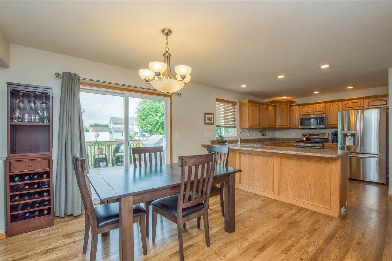 4522 Spring Meadow Place Northeast Cedar Rapids, IA 52411 - Photo 8 of 28 Gallery Image 8