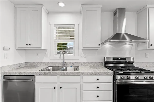 $319,000 | 2128 Barrington Lane, Modesto, CA 95350