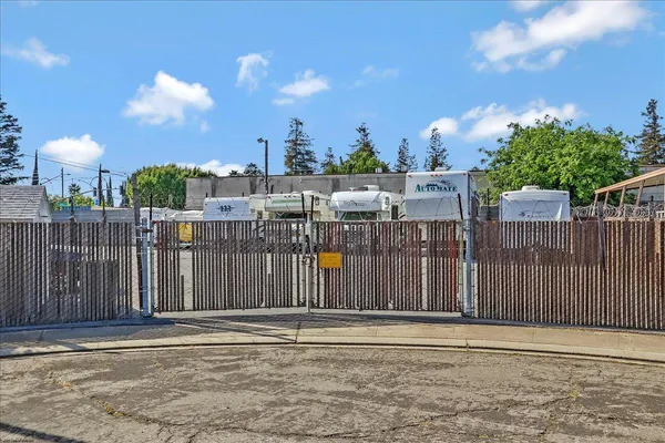 $319,000 | 2128 Barrington Lane, Modesto, CA 95350
